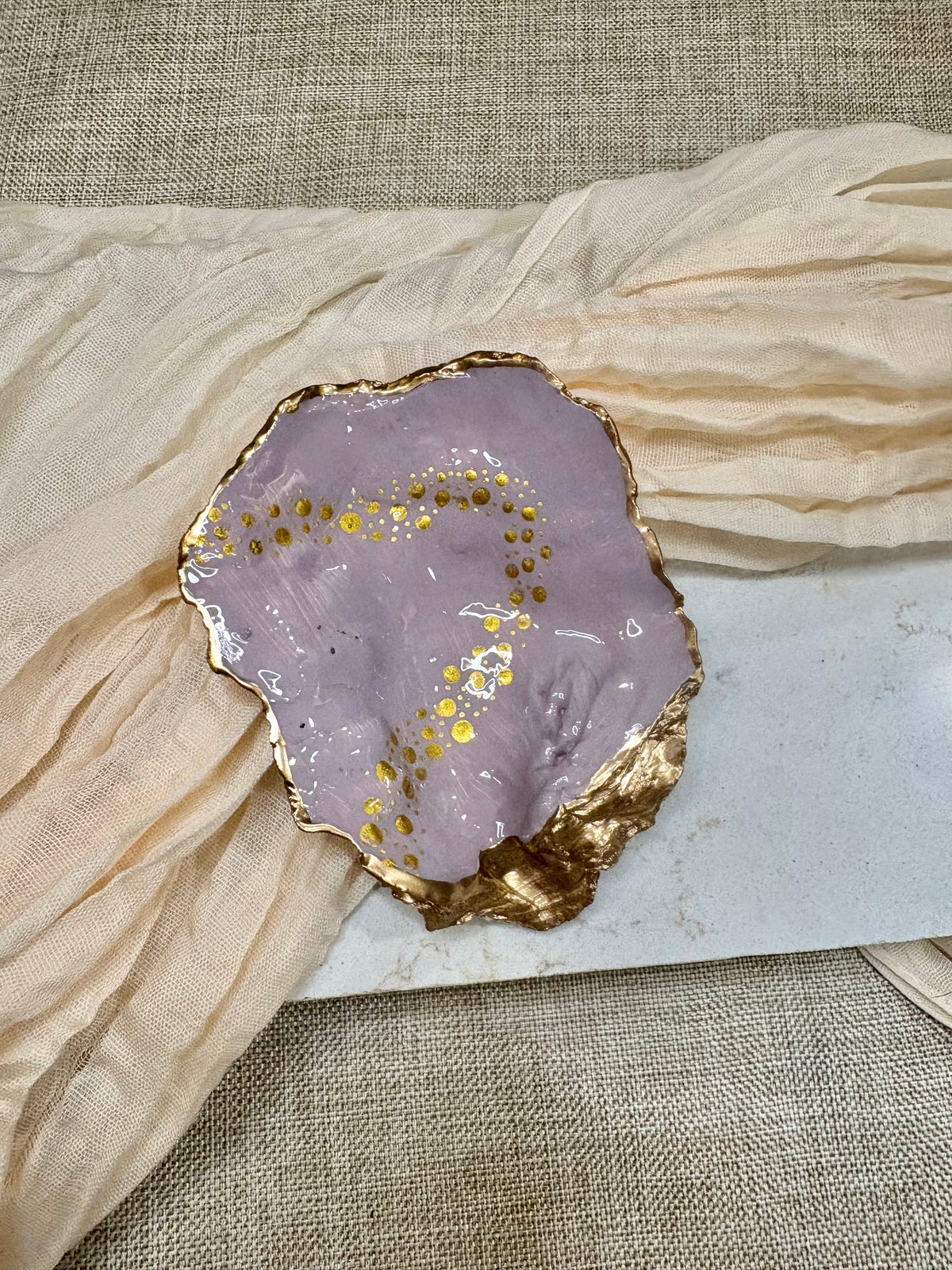 Gilded Mauve | Oyster Shell Dice Dish