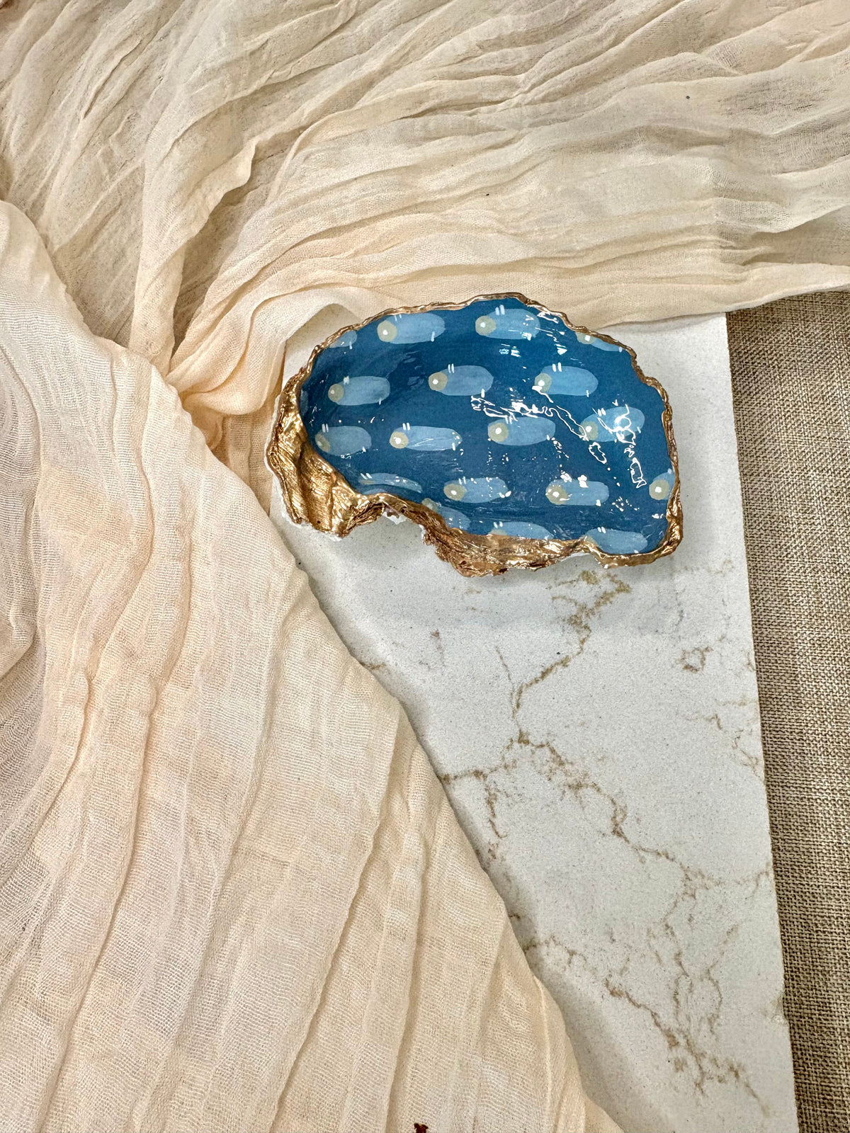 Pebble Dark Blue | Oyster Shell Dice & Trinket Dish