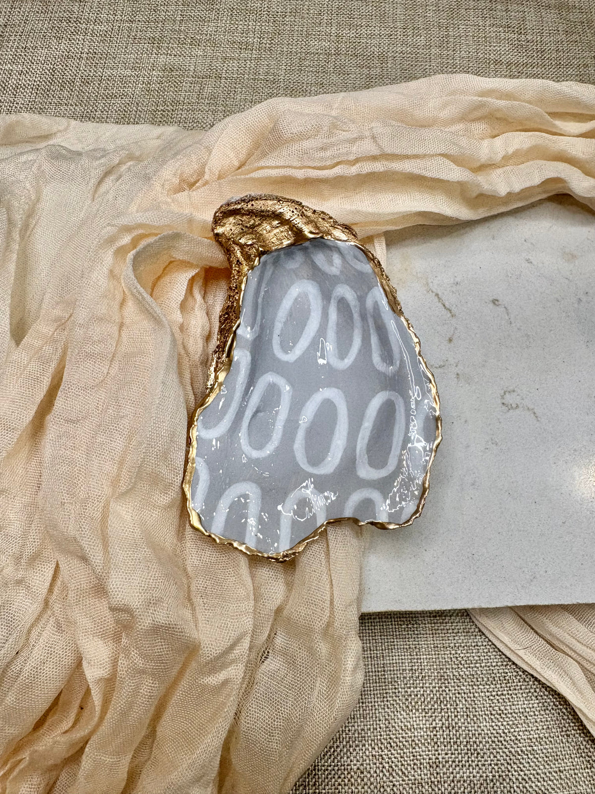 Circles Gray | Oyster Shell Dice & Trinket Dish