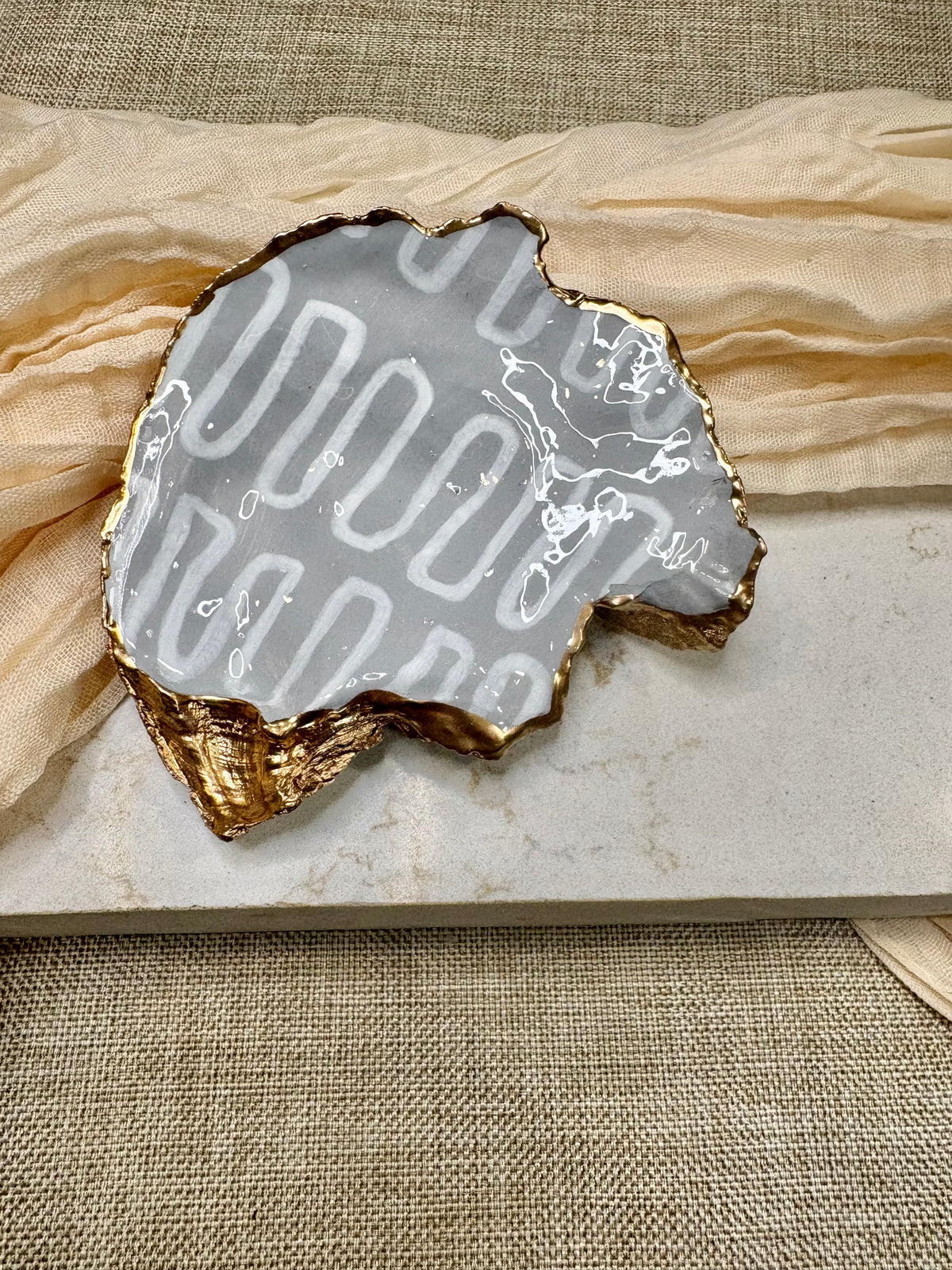 Loops Gray | Oyster Shell Dice & Trinket Dish